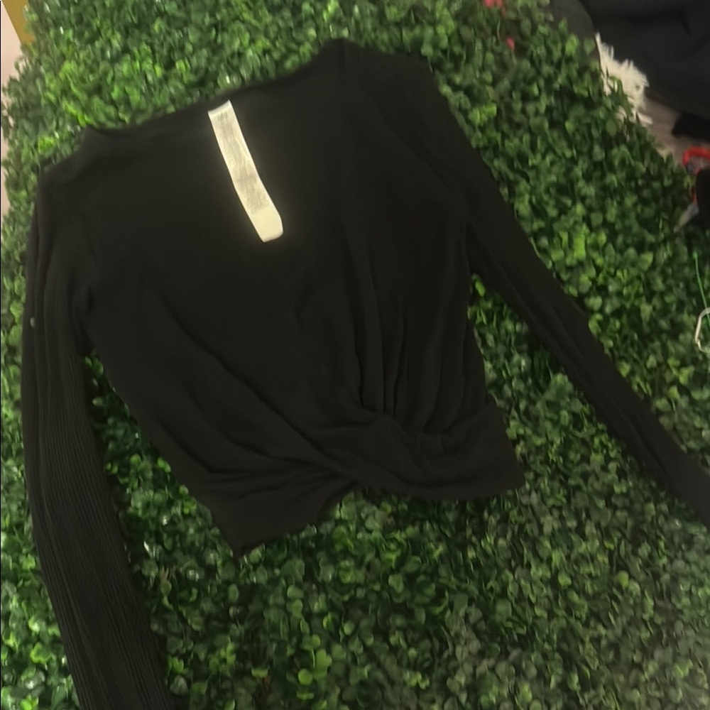 ALO Yoga Black Long Sleeve Crop Blouse with Tie Front